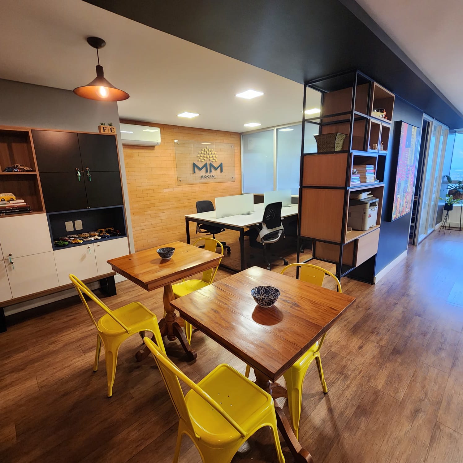 Estações de trabalho no MM Coworking